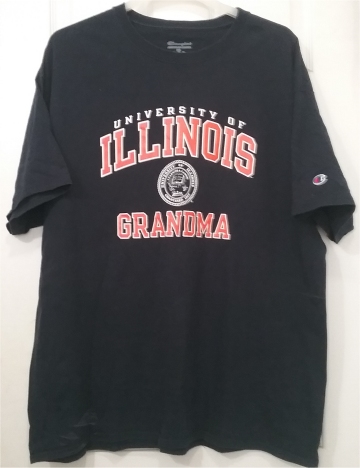 The "U of I Grandma" T-shirt Mya had given Grams